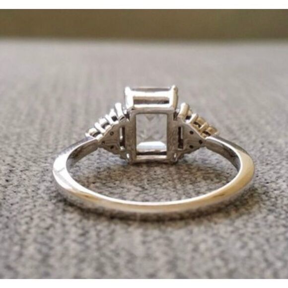 ❤️ NEW antique style emerald cut CZ ring ❤️ - Picture 4 of 4